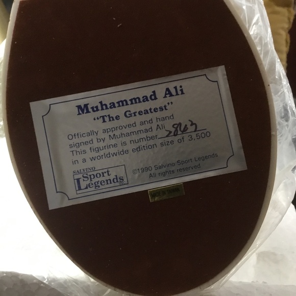 “THE GREATEST” Muhammad Ali Salvino Sports Legends Figurine #2,843 of 3,000. - Picture 8 of 16